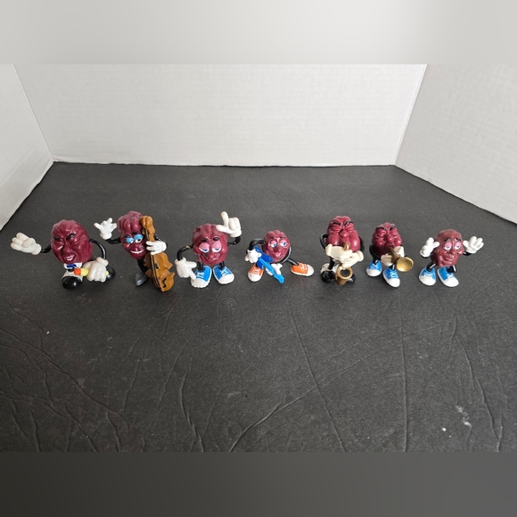 Vintage 1987 Lot Of 7 CALIFORNIA RAISINS - Picture 1 of 9